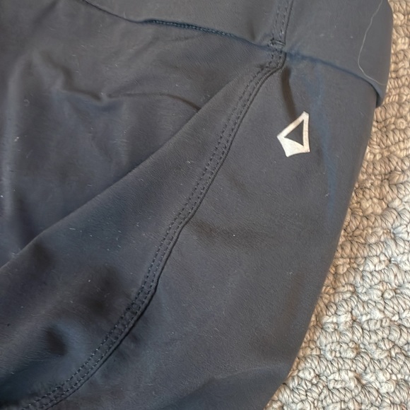 Ivivva shorts black - Picture 3 of 3